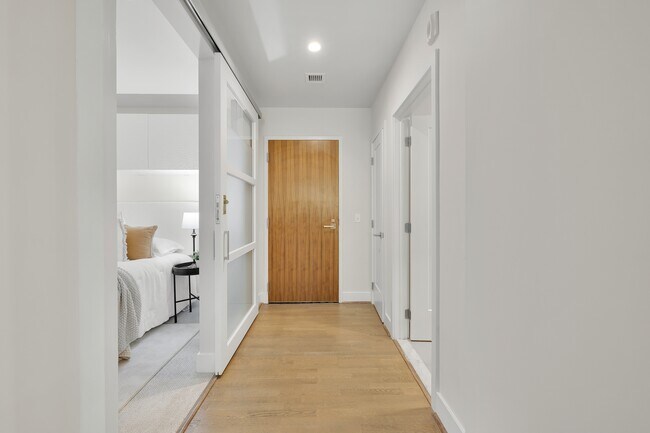 Photo - 525 Water St SW