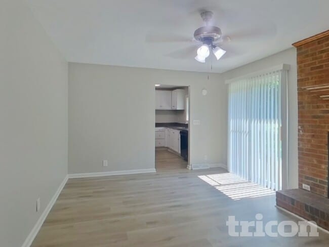 Photo - 839 Lundy Ln