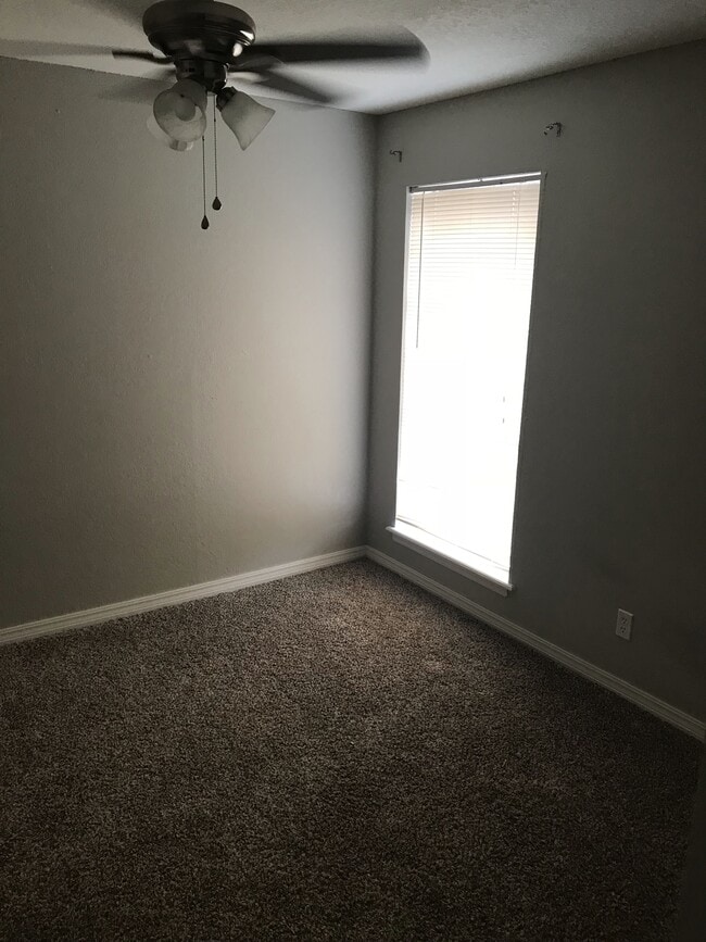 Photo - 825 Hardy Springs Cir