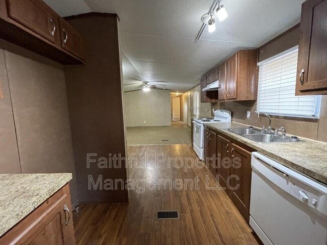 Photo - 15612 Tuscan Oaks