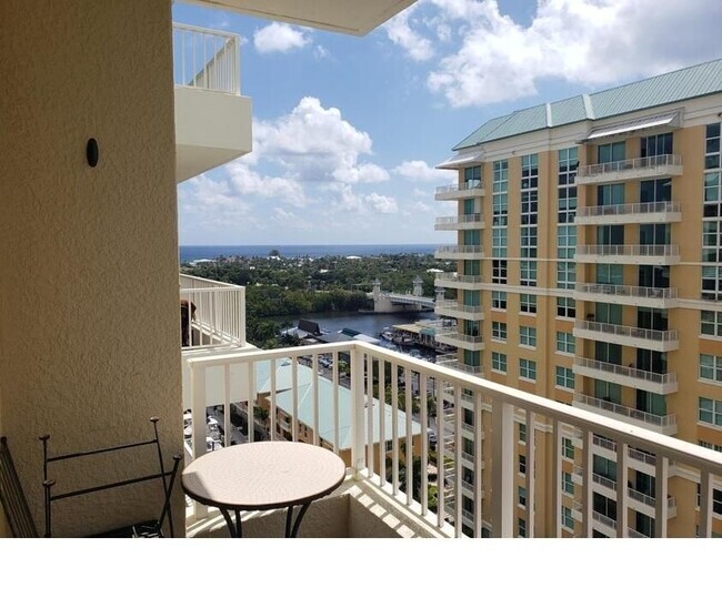 Building Photo - 700 Boynton Beach Blvd Rental