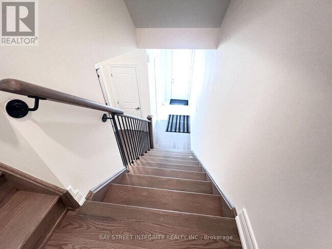 Photo - 139 Berczy Grn Dr