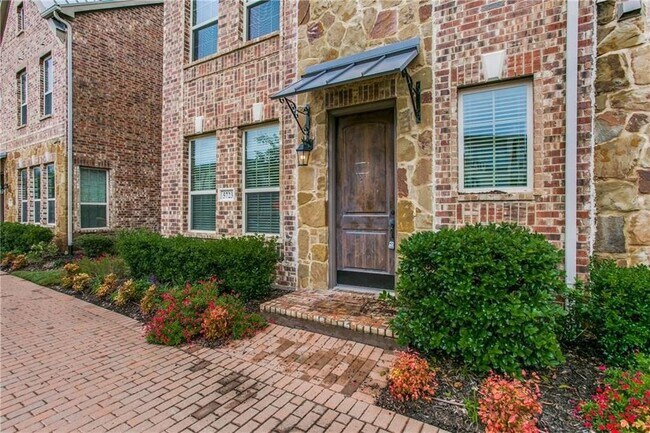 Photo - 5723 Headquarters Dr