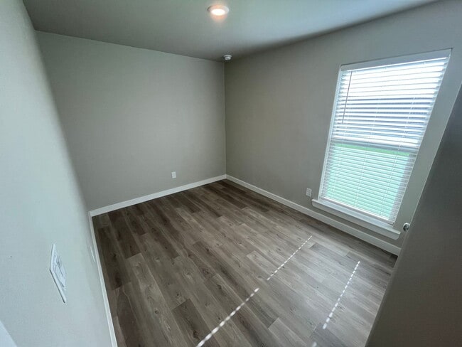 Photo - 2011 Corpus Ave Unit A