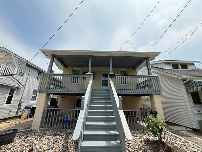 Photo - 105 N Richards Ave Townhome