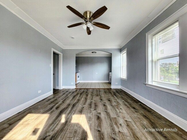 Photo - 9453 S Loomis St Unidad 305