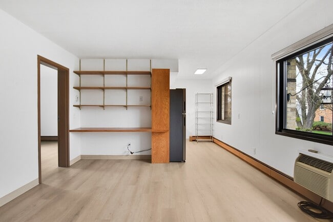 Building Photo - 934 High St Unit 6