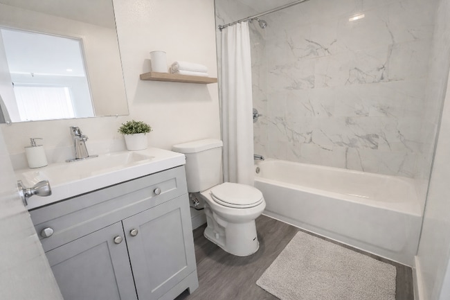 Photo - 843 S Ardmore Ave Unit 102