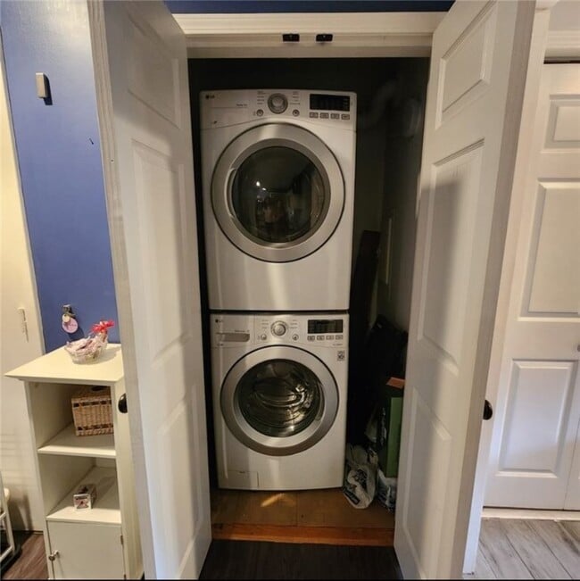 Photo - 2450 East Ave