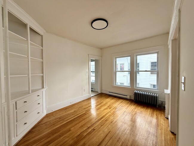 Building Photo - 28 Brook St Unit 2