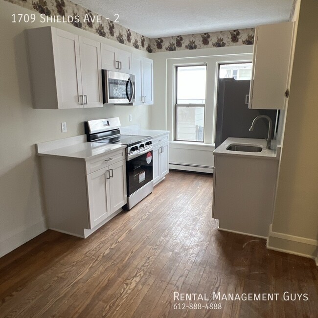 Huge One Bedroom! Completely Remodeled! - Huge One Bedroom! Completely Remodeled! Apartment Unit 2