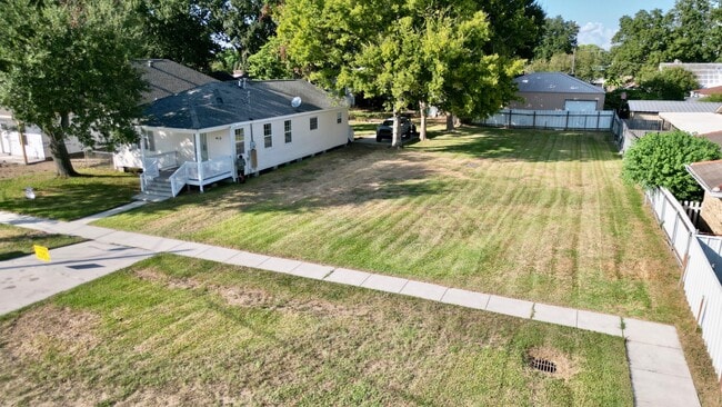 Photo - 413 Trist Pl