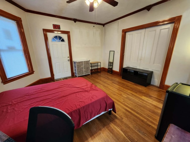 Photo - 8 Price St Unit 1