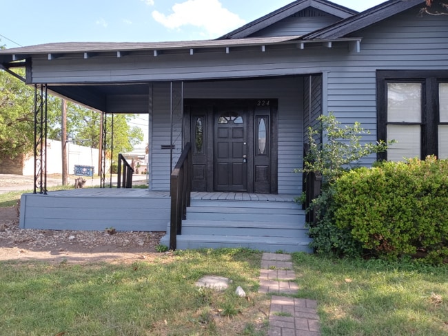 Building Photo - 224 Holland Ave