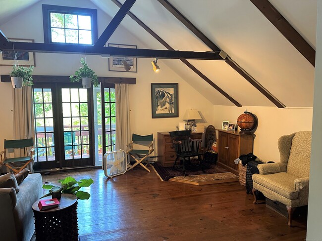 Photo - 404 Nettleton Hollow Rd