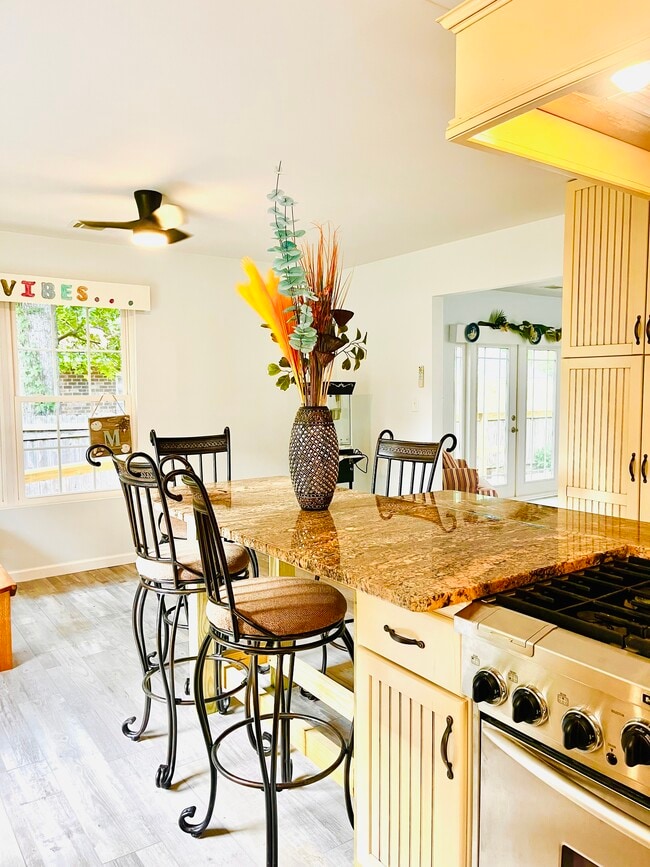 Photo - 905 4th Ave N