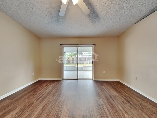 Photo - 10418 Maronda Dr