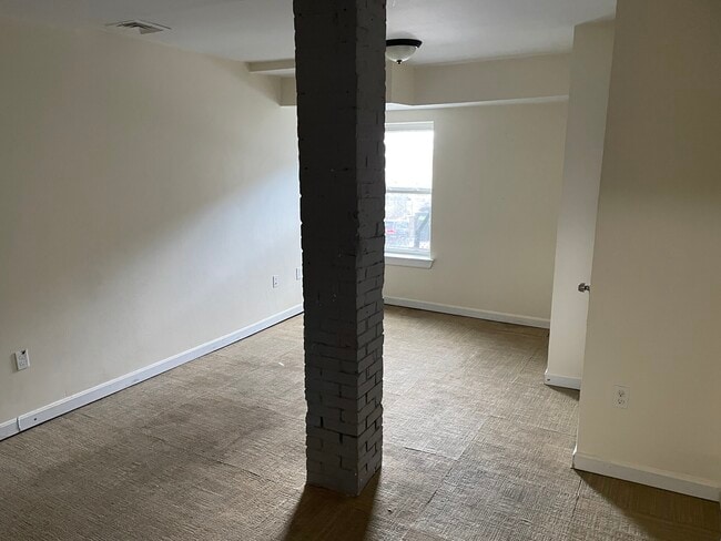 Photo - 227 Roxbury St Unit 2