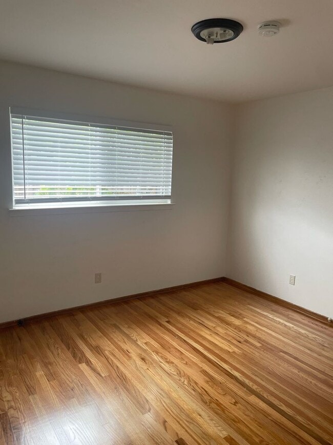 Photo - 805 Onyx Ct