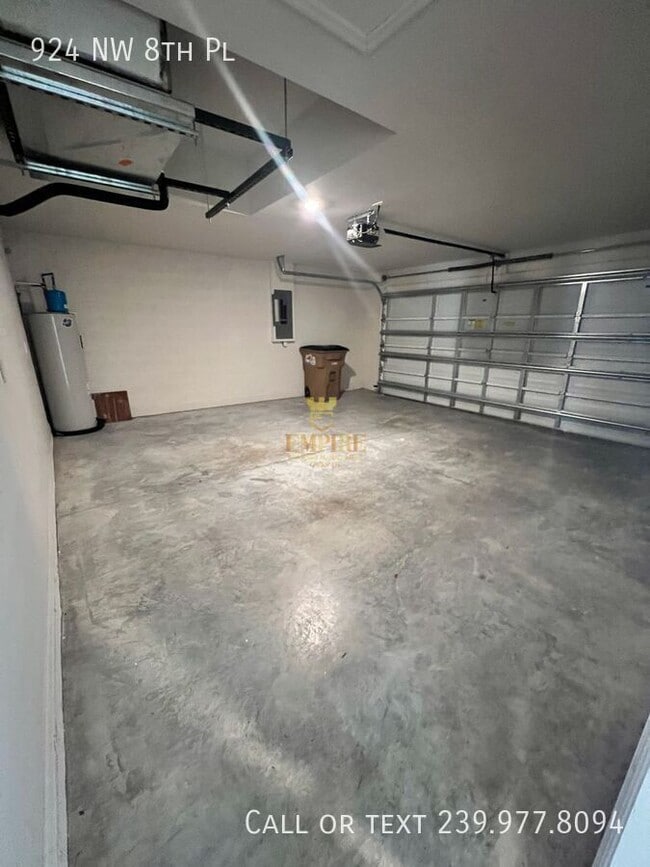 Photo - 924 NW 8th Pl