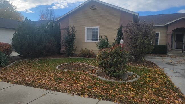 Photo - 917 W Greenhead St