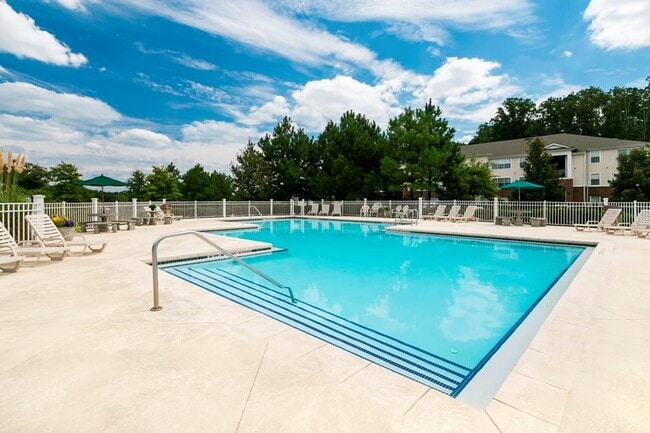 Photo - Somerset Club Apartments