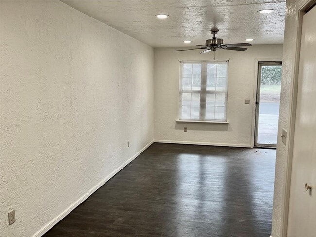 Photo - 1807 Suzanne Dr