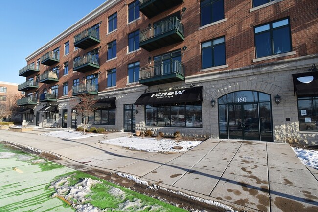 Photo - 160 S River St Unidad 311