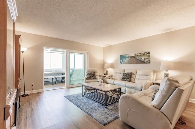 Photo - 1125 W Peppertree Dr Unit 701