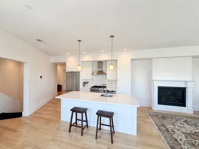 Photo - 283 Old Colony Ave Unit 3