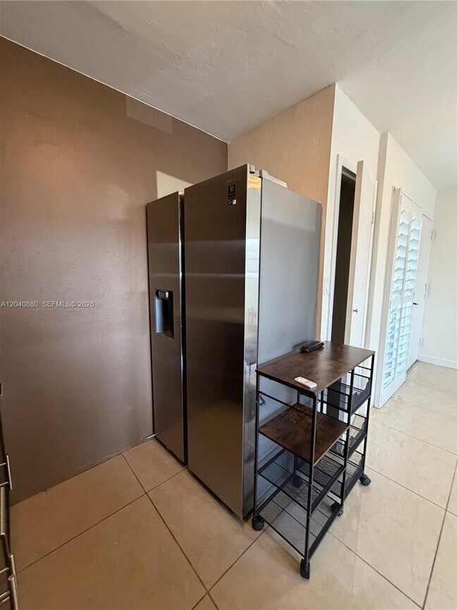 Photo - 2715 Tigertail Ave Unit 109