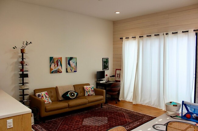 Photo - 1096 53rd St Unidad B