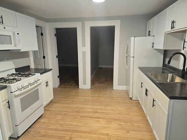 New kitchen - 347 Pearl St Unit 1