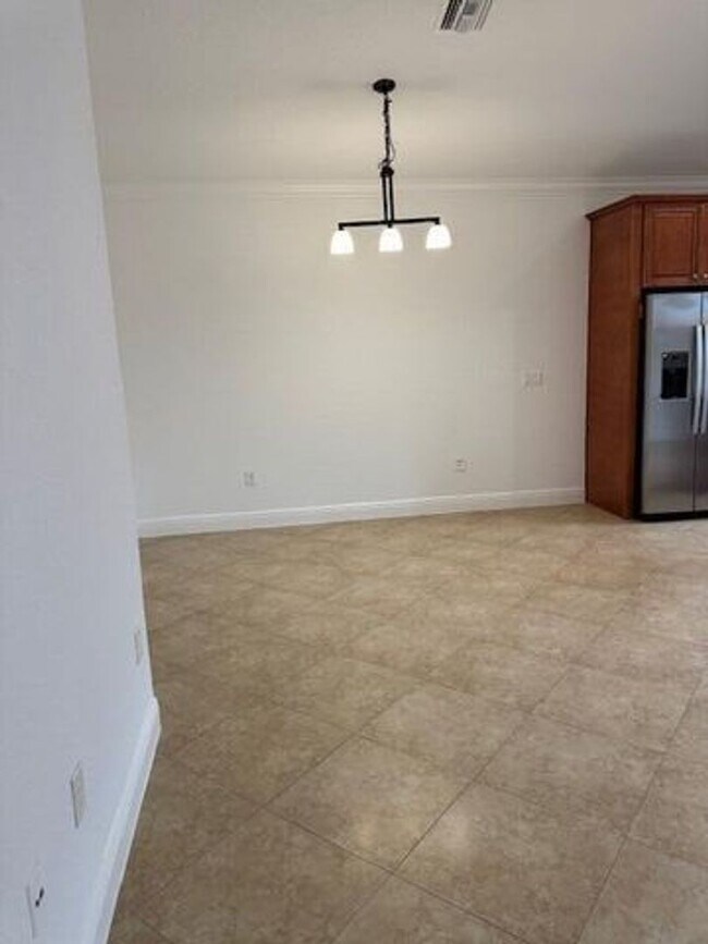 Photo - 3201 John's Pl