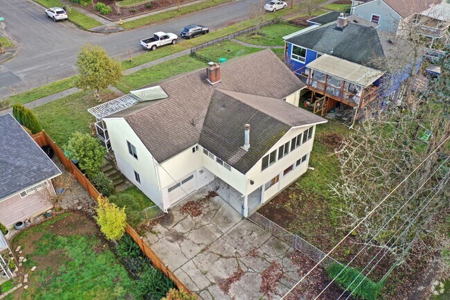 Building Photo - Charming Olympia home offers 3 bedroom plu...