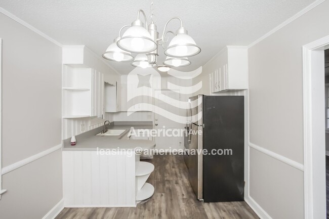 Photo - 890 Griffin St