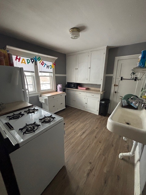 Photo - 3076 N Bartlett Ave