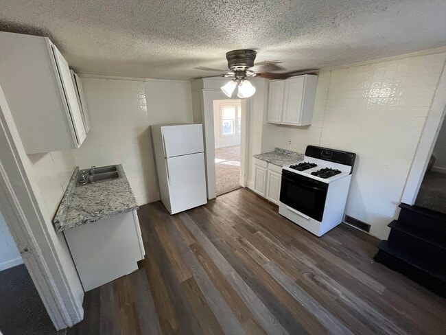 Photo - 2122 Jones St Unit RENT SUX - 2124 JONES ST