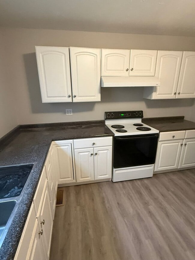 Photo - NEW RENTAL!  $1500 per month, Charming 3 bedroom, 1 bath House with fenced backyard! Heart of Sou...