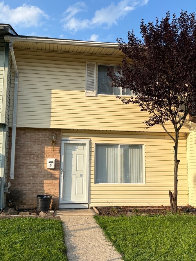 Photo - 8 Medford Ct