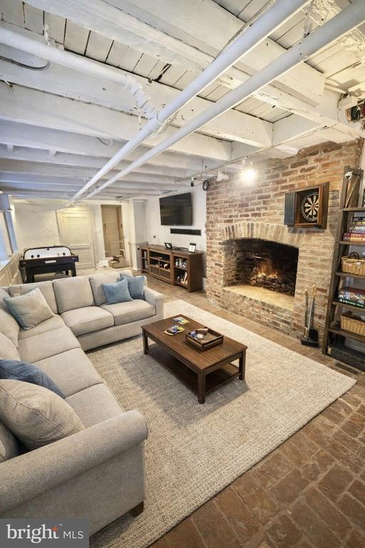 Building Photo - 119 Prince St Unit 1