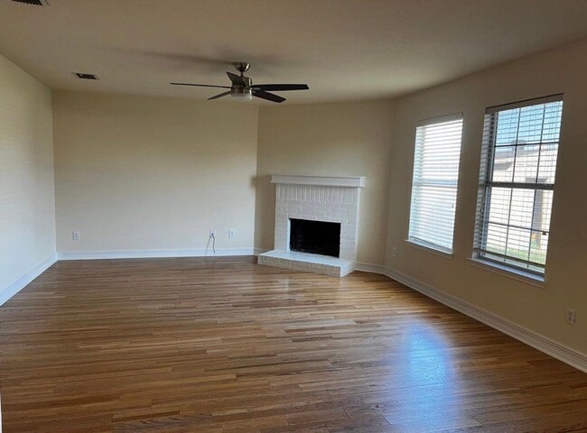 Photo - 1414 Lochspring Dr
