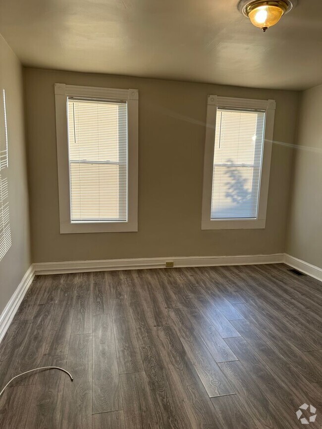 Building Photo - Spacious East Baltimore Home for Rent! Cen...
