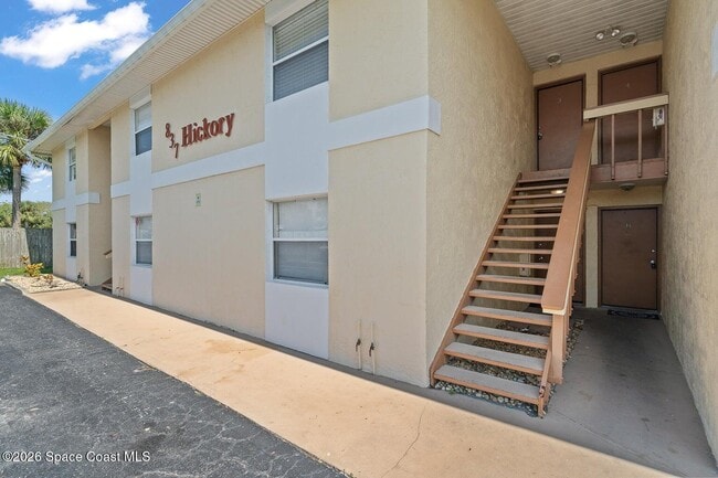 Building Photo - 837 Hickory St Unit 3