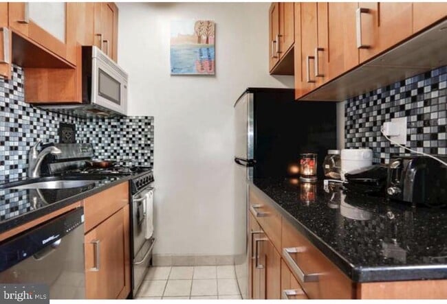 Photo - 1111 Arlington Blvd Unit 825