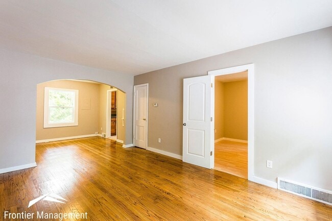 Photo - 626 Bertrand St Unit 1