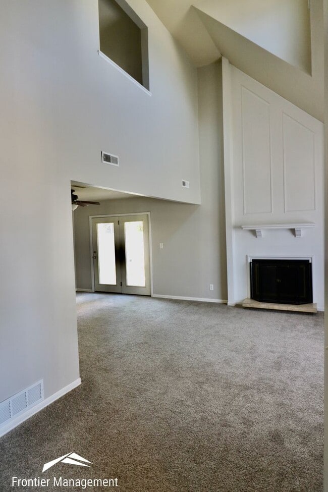 3211 Valleywood Dr
