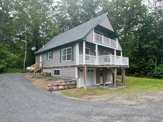 Building Photo - 246 Green Lake Rd