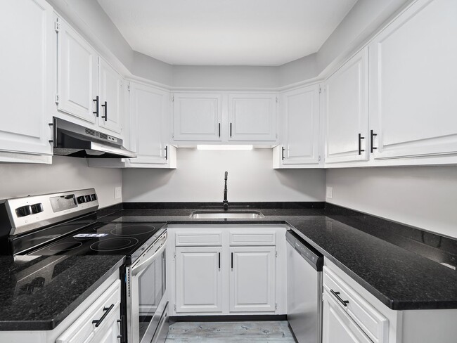 Photo - Sycamore Square