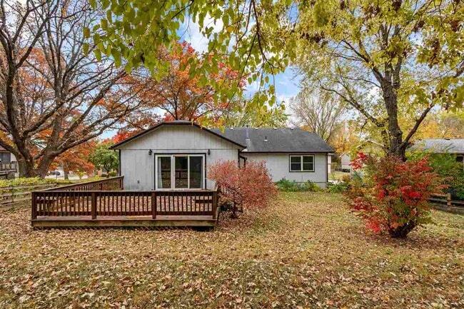 Photo - 16 Penfro Dr